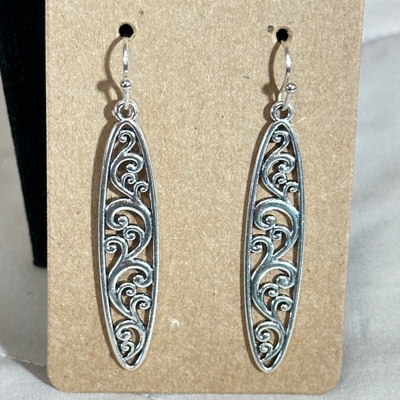 2/$20 Silver tone long marquee w/filigree & swirl hook earrings NWOT - Picture 2 of 10